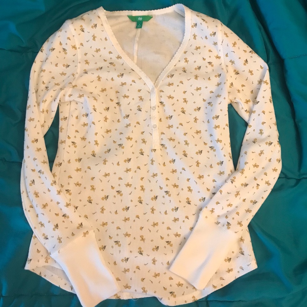 Women’s white top ( full sleeved)